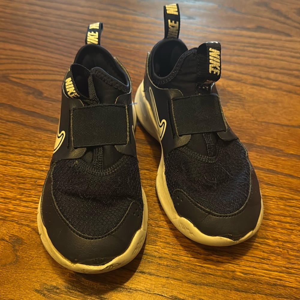 Nike toddler boys 11c